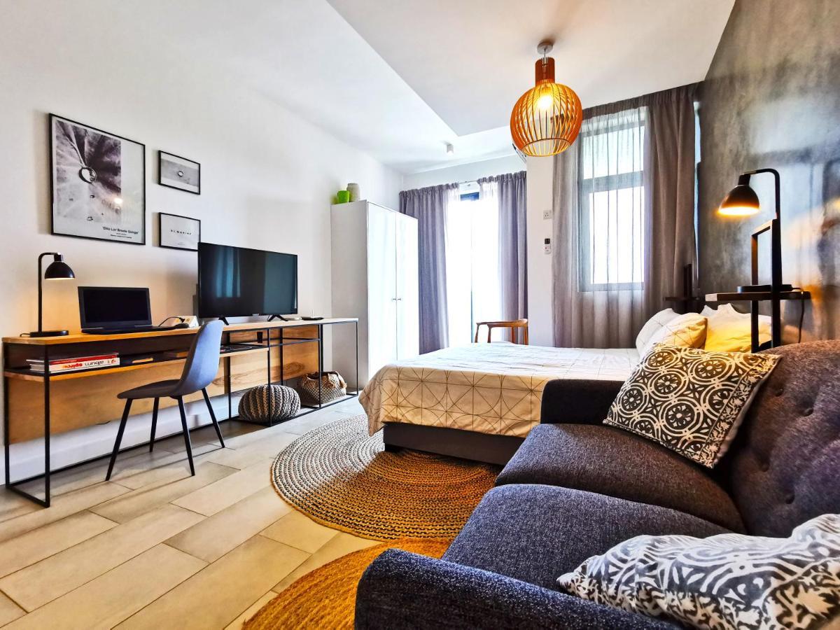 Avya'S Studio 113 At Ebene Square, Ebene كواتر بورنيه المظهر الخارجي الصورة