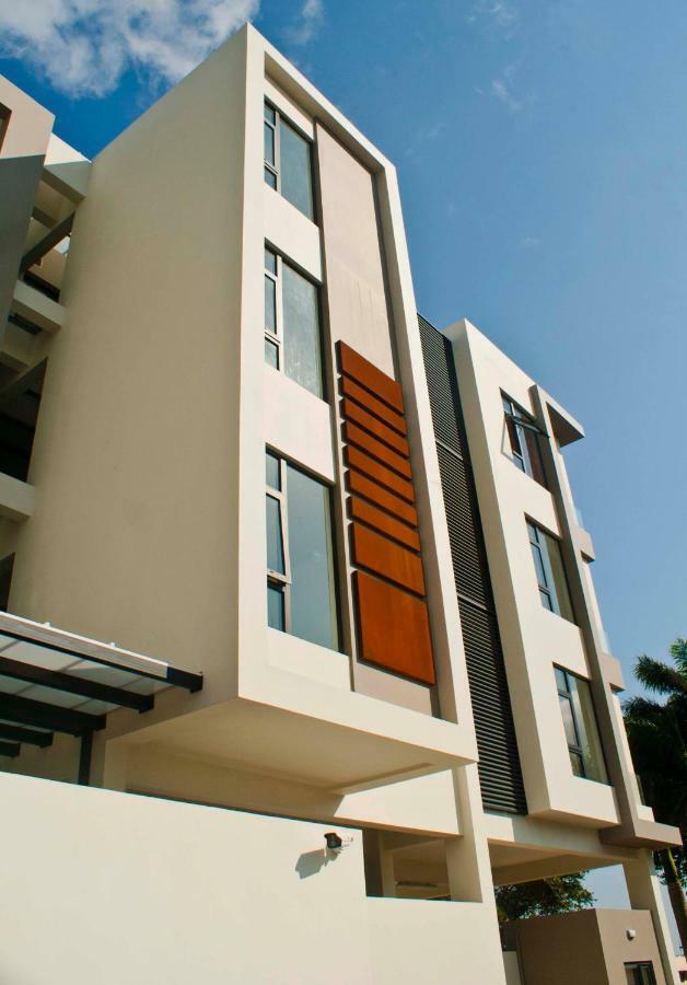 Avya'S Studio 113 At Ebene Square, Ebene كواتر بورنيه المظهر الخارجي الصورة